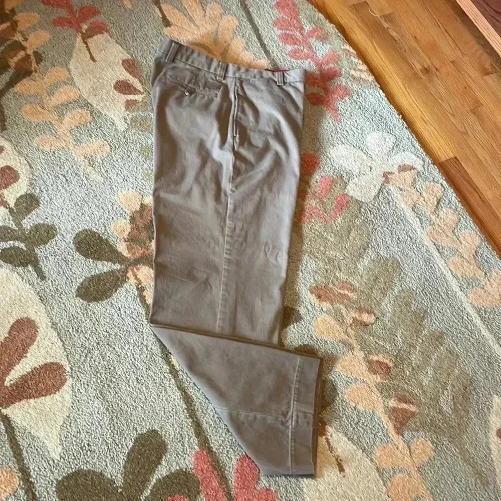 Men’s medium brown Dockers